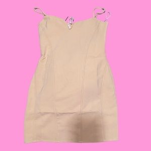 Beautiful soft green dress! Never worn and still with tags ✨